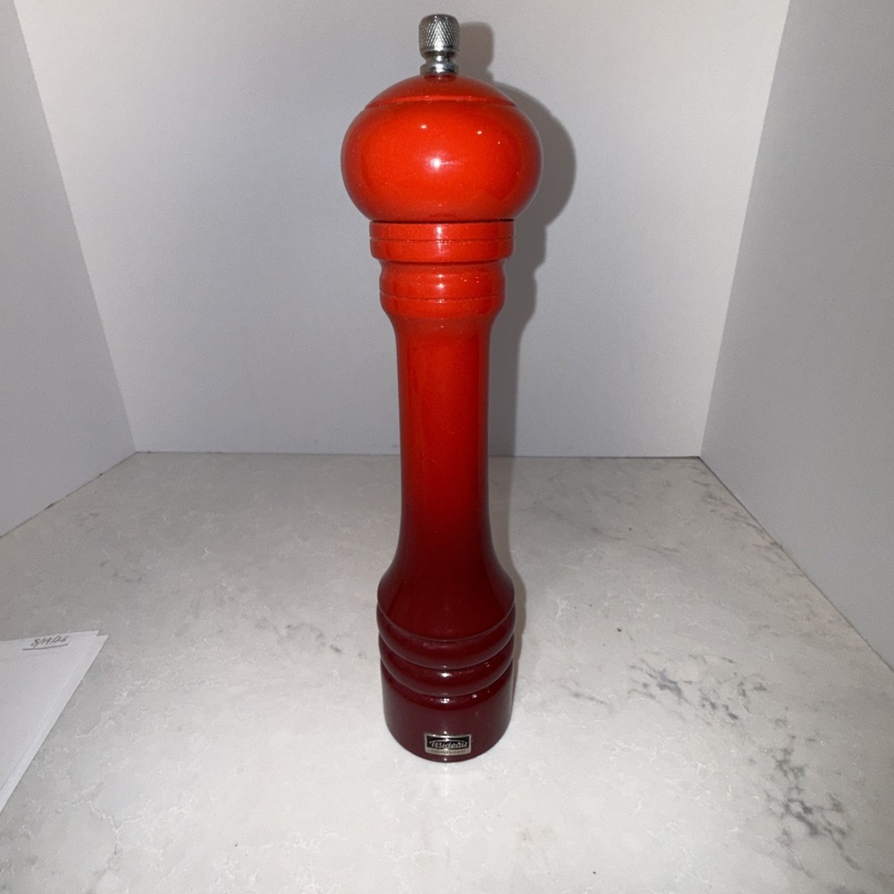 Trudeau PROFESSIONAL 12" Red Ombre Restaurant Wooden Pepper Grinder Mill - Picture 4 of 6
